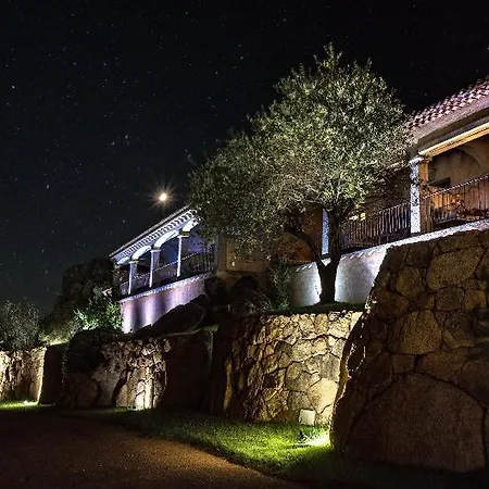 Hotel S'olias 3*
